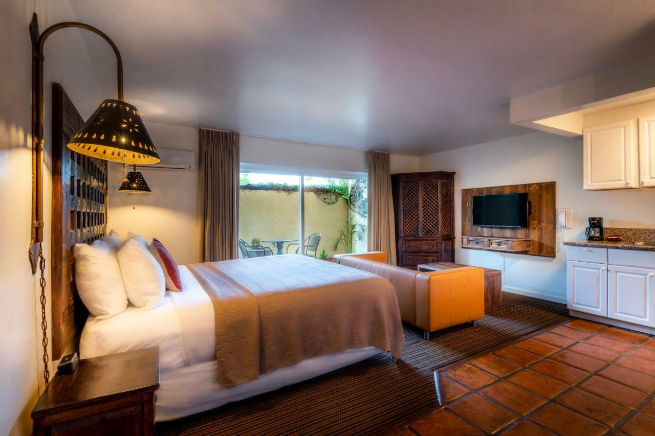 Pepper Tree Boutique Kitchen - Hotel Anaheim